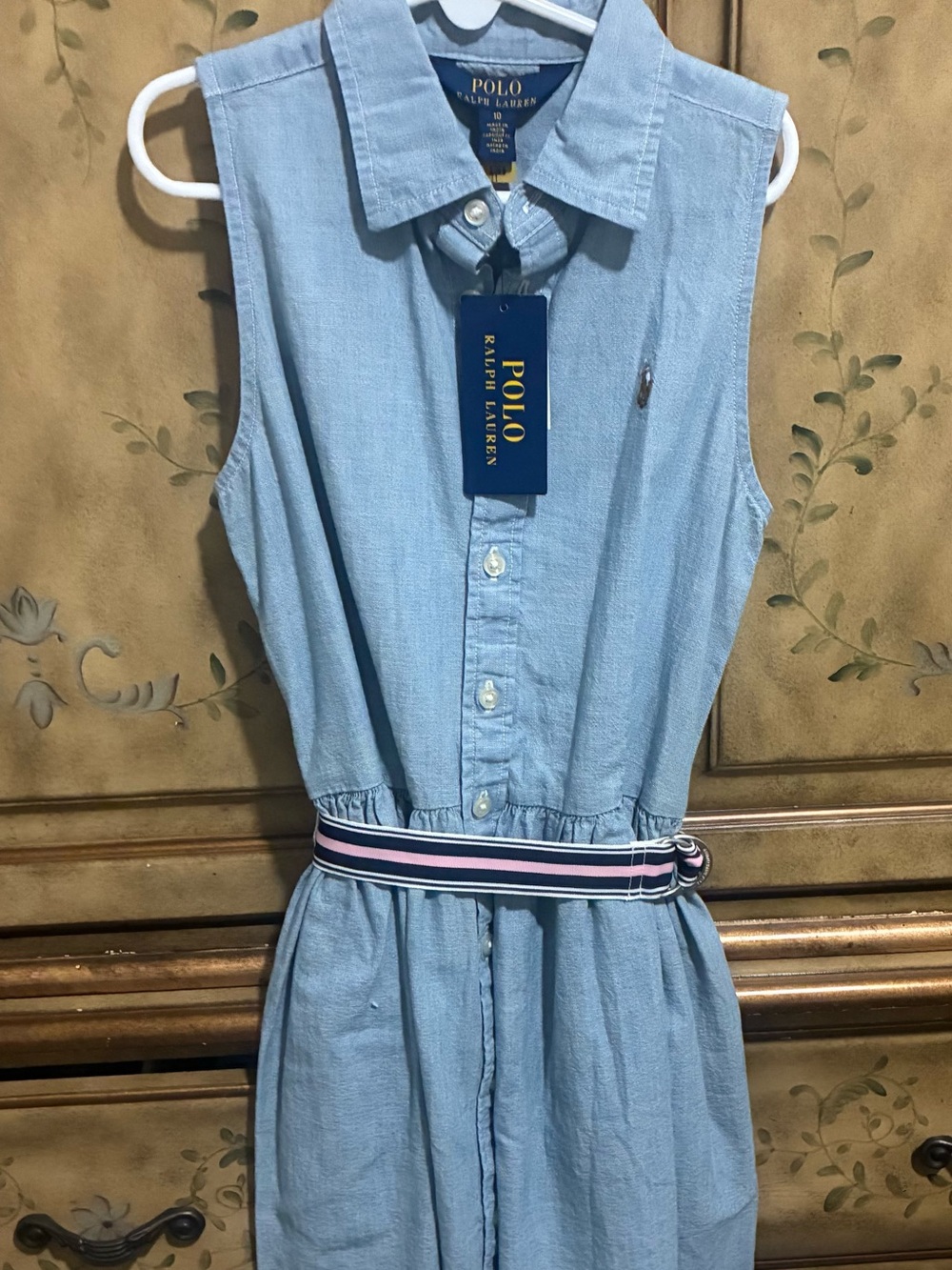 Men's sleeveless button-down shirt